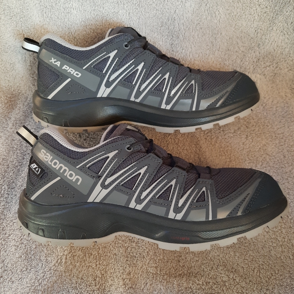Salomon running shoes 4 gray
